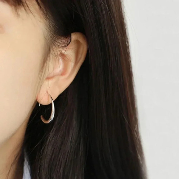 Minimalist Sterling Silver Hoop Circle Earrings - Picture 6 of 6